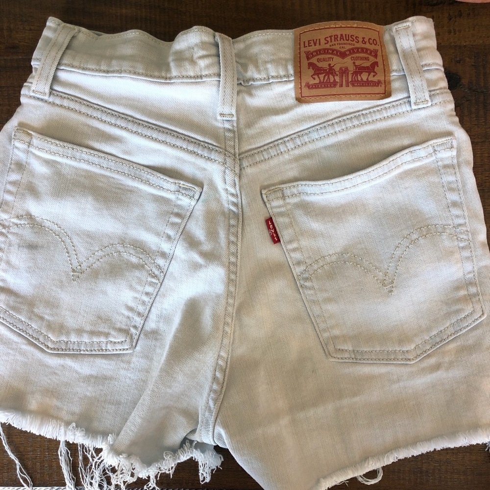 Levis High waisted